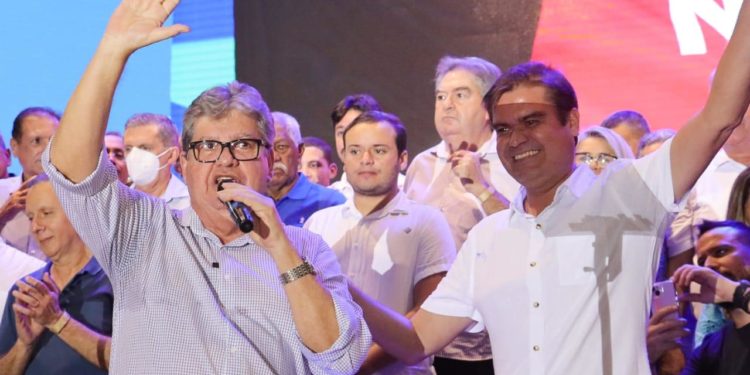 Ao lado de Lucas, João prestigia lançamento da pré-candidatura de Mersinho e projeta trabalho conjunto pela PB